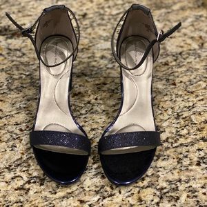 Bandolino navy blue sparkle heels, size 8, brand new in box